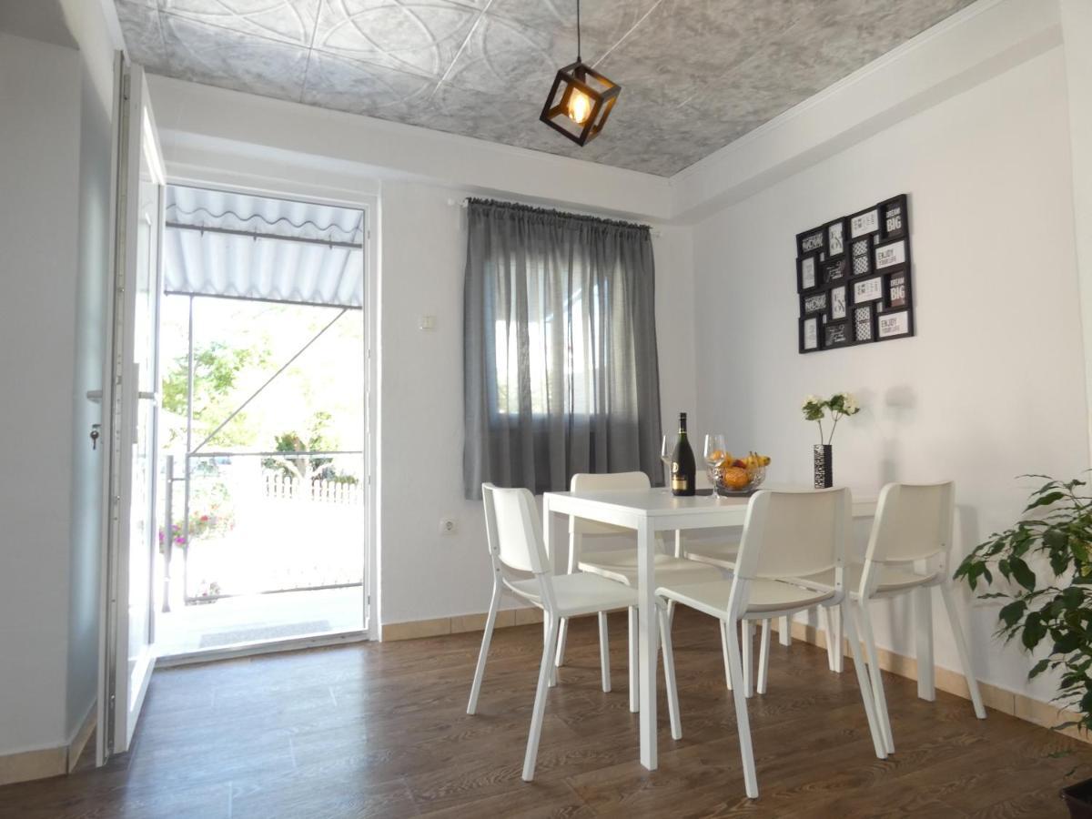 Holiday House Sia Ясенице Екстер'єр фото